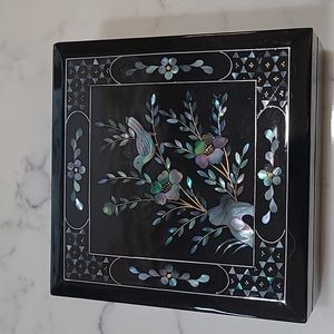 Mother of Pearl Inlay Black Lacquer   Box